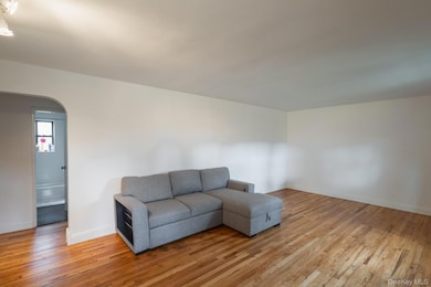 74-81 220th St unit 94B1, Oakland Gardens, NY 11364 - photo 4