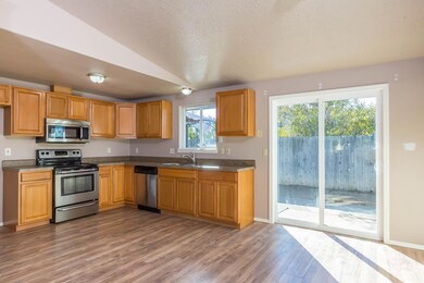 1512 SW 34th St, Redmond, OR 97756 - photo 7