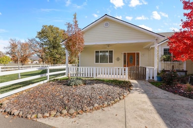 6400 Rogue River Dr, Shady Cove, OR 97539 - photo 5