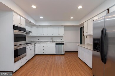 318 Palmers Ln, Wallingford, PA 19086 - photo 2