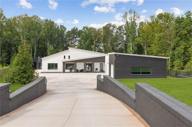 3240 Smithtown Rd, Suwanee, GA 30024 - photo 2