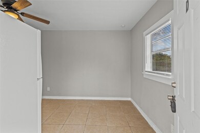 311 9th St N unit D, Texas City, TX 77590 - photo 5