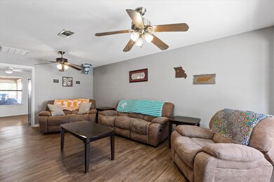 1153 Kerry Ln, Azle, TX 76020 - photo 6