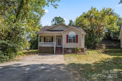 1130 Brigadoon Ct, Concord, NC 28025 - photo 3