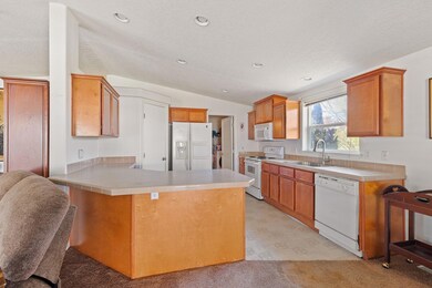 5-web-or-mls-1513-agape-way
