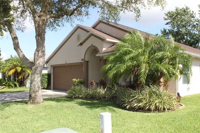 550 Lake Cypress Cir, Oldsmar, FL 34677 - photo 2