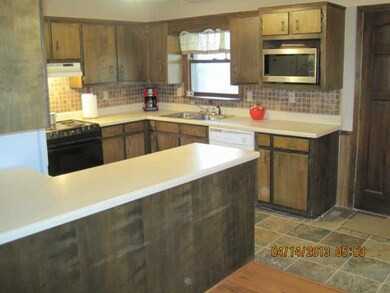 215 Riggs Ave, Portland, TN 37148 - photo 4