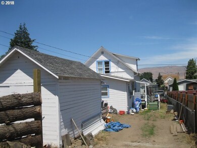 1018 E 9th St, the Dalles, OR 97058 - photo 5