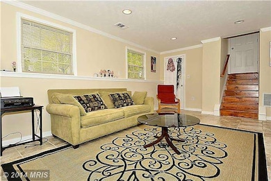 9205 Honey Creeper Ct, Burke, VA 22015 - photo 5