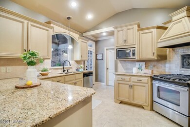 323 La Villa Circle-5