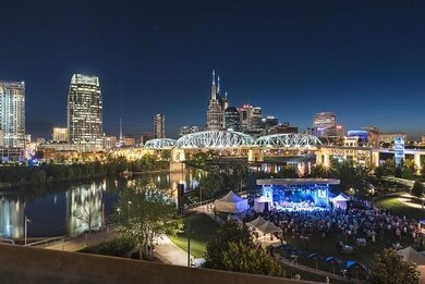 Enjoy the nashville nightlife and outdoor concerts downtown!