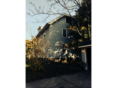 1776 S Taylor Rd, Cleveland Heights, OH 44118 - photo 2