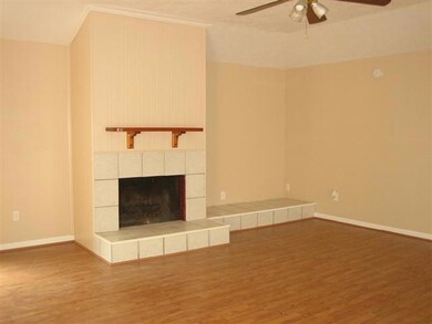 16430 Hibiscus Ln, Friendswood, TX 77546 - photo 2