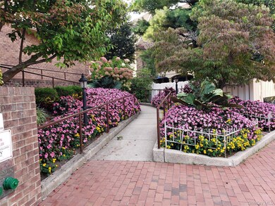 12-30 Estates Ln unit 2, Bayside, NY 11360 - photo 6