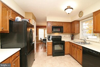 6677 Mid Summer Night Ct, Sykesville, MD 21784 - photo 4