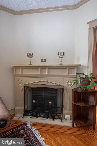 210 W Albemarle Ave, Lansdowne, PA 19050 - photo 5