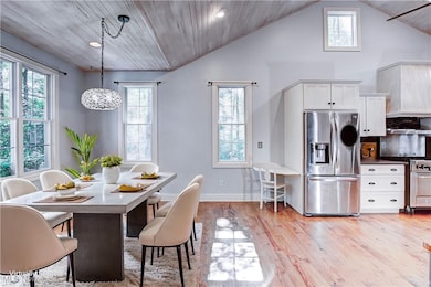 10770 Locust Grove Dr, Chardon, OH 44024 - photo 4