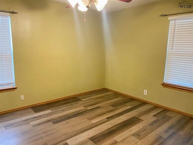 1221 Montgomery St, Wichita Falls, TX 76302 - photo 6
