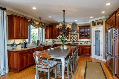 Kitchen Island Seats 5