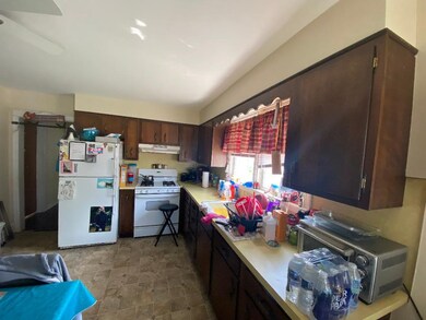 132 W Cresse Ave, Wildwood, NJ 08260 - photo 2