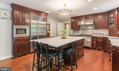 2100 Whiteoaks Dr, Alexandria, VA 22306 - photo 4