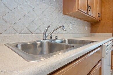 8019 Aspen Glen Dr, Louisville, KY 40228 - photo 7