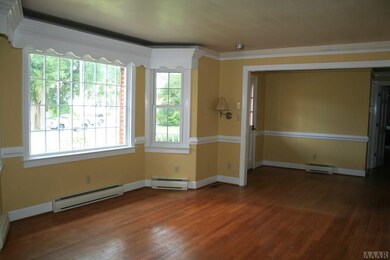 Living Room - 3
