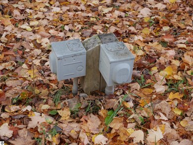 5106 Queens Way, Gladwin, MI 48624 - photo 7