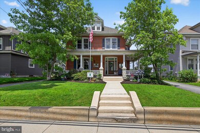 1039 E Main St, New Holland, PA 17557 - photo 2