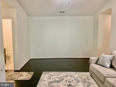 802 Amber Tree Ct unit 303, Gaithersburg, MD 20878 - photo 7