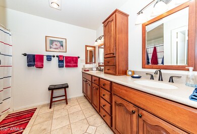 5552 E Enrose St-25