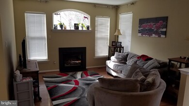 117 Elizabeth Ct, Malvern, PA 19355 - photo 2