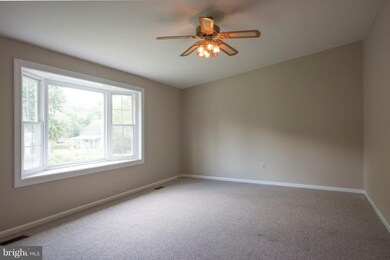 15908 Joyce Ln, Laurel, MD 20707 - photo 6