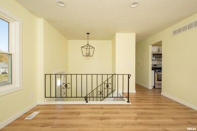 2109 W 68th St, Davenport, IA 52806 - photo 5