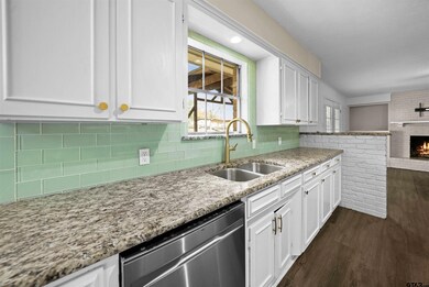 212 Samuel Dr, Tyler, TX 75701 - photo 2