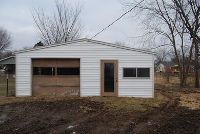 detached garage