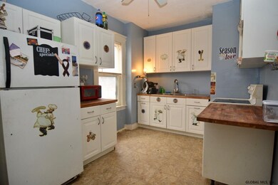 17 Rawson St, Albany, NY 12206 - photo 2
