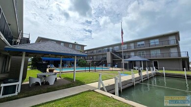 200 W Sunny Isle Dr unit D124, South Padre Island, TX 78597 - photo 4