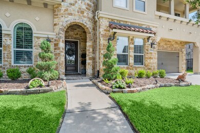 Stone a brick arch-way