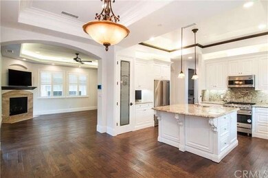 Entertain from living room to dining room to kitch