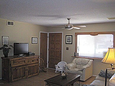 Living Room (3)