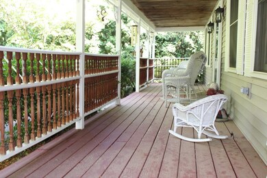 325 Johnny Appleseed Ln, Leominster, MA 01453 - photo 3