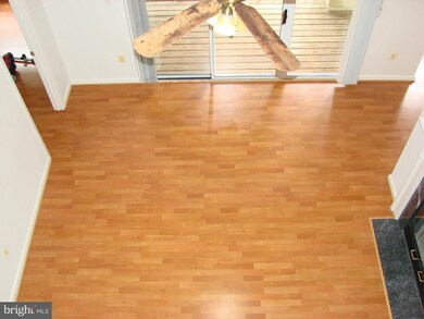 127 Timberbrook Ln unit 301, Gaithersburg, MD 20878 - photo 3