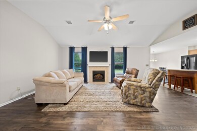 20341 E 44th St S, Broken Arrow, OK 74014 - photo 6