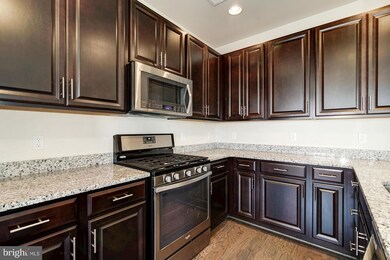 16862 Porters Inn Dr unit 46, Dumfries, VA 22026 - photo 3