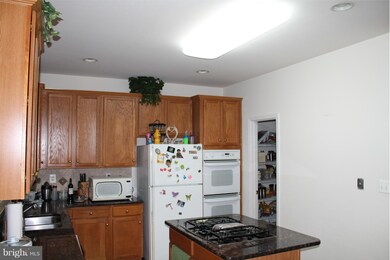 13598 Big Boulder Rd, Herndon, VA 20171 - photo 2