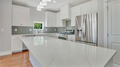 227 E Mill St, Osawatomie, KS 66064 - photo 2