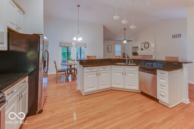 15097 Newburyport Dr, Fishers, IN 46040 - photo 4