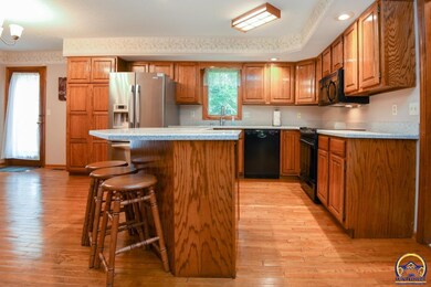 3768 SW Wood View Dr, Topeka, KS 66610 - photo 6