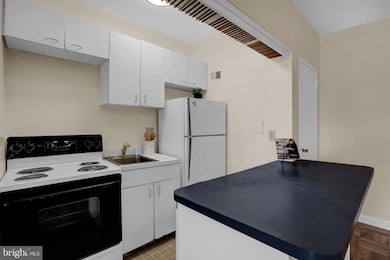 General Scott Apartments unit 705, Washington, DC 20036 - photo 6